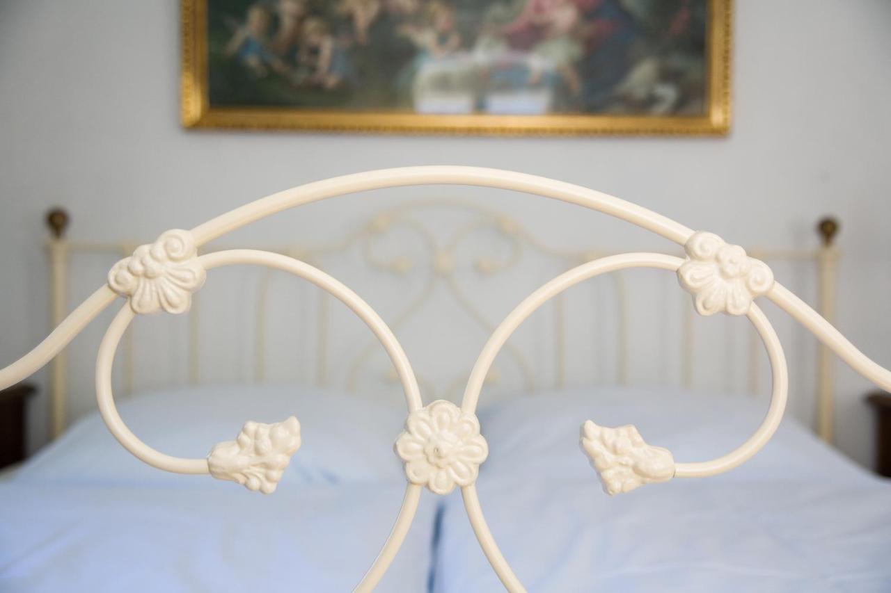 Haus Probst Am See Bed & Breakfast Шондорф-ам-Амерзее Екстериор снимка